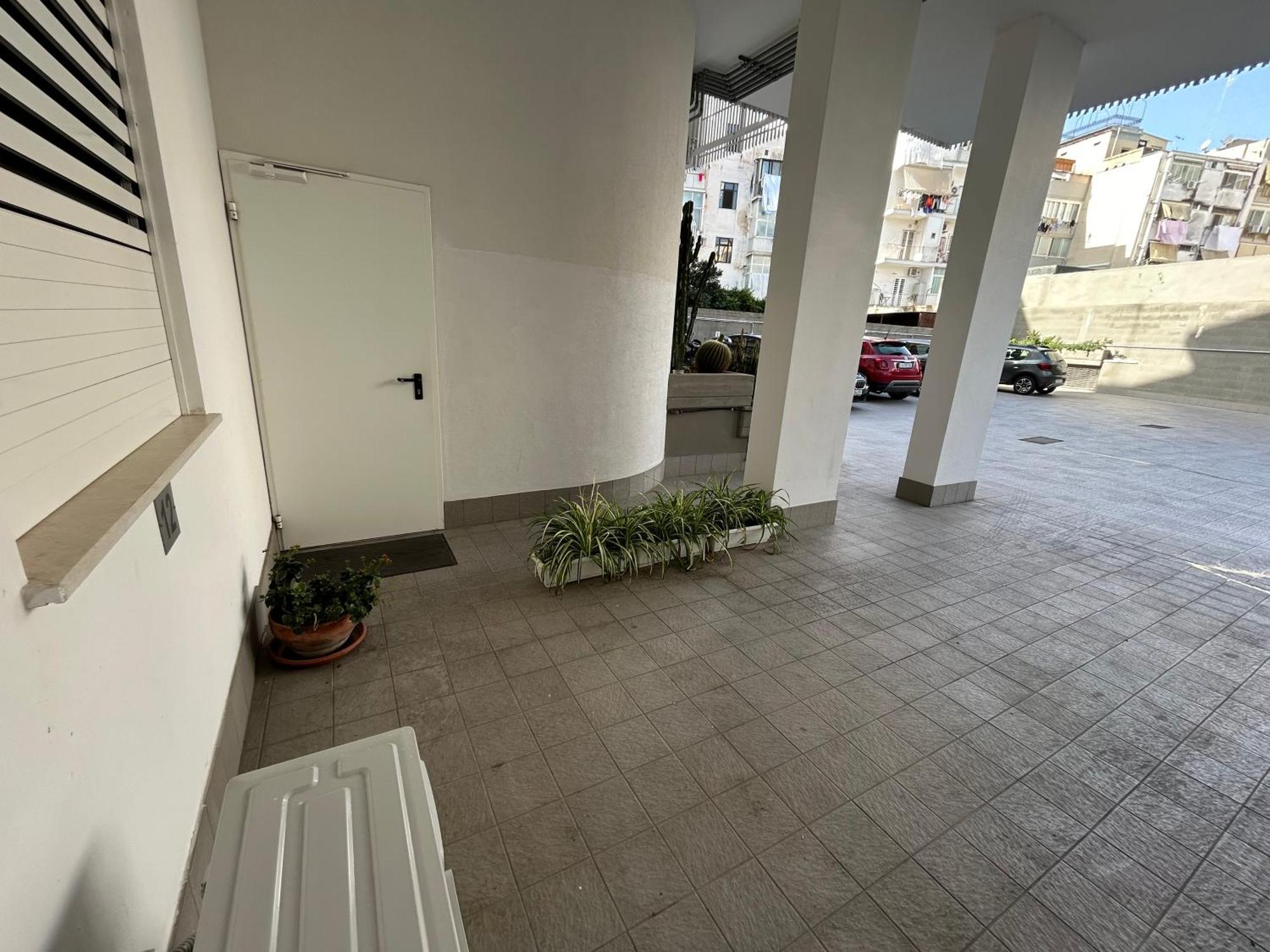 Central Modern Studio Bari Exterior foto
